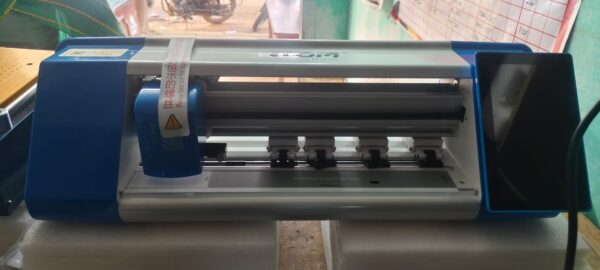 KDM robotic lamination cutting machine